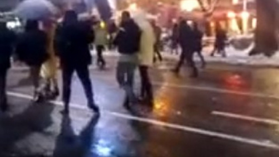 Pristalice opozicije napale novinare