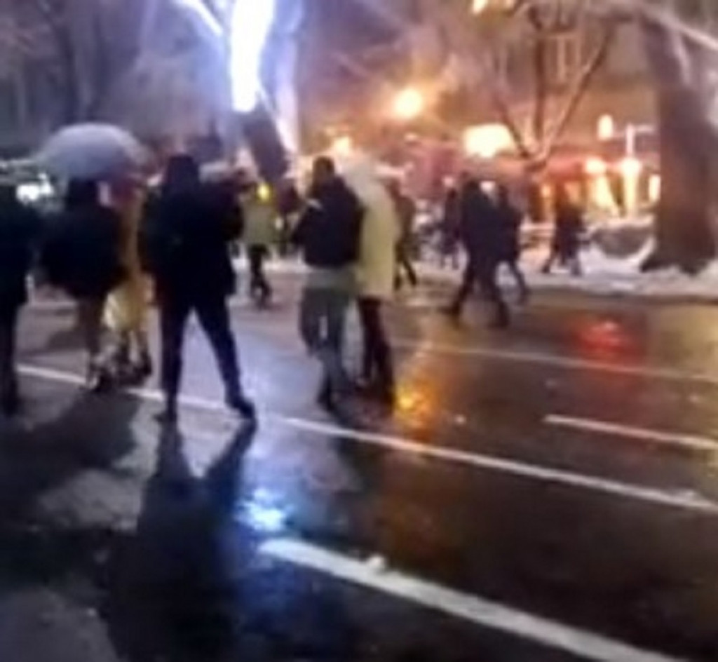 Pristalice opozicije napale novinare