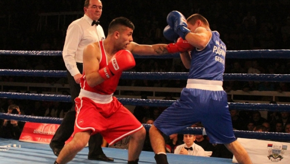 Detalj sa boks meča Metalca iz Valjeva