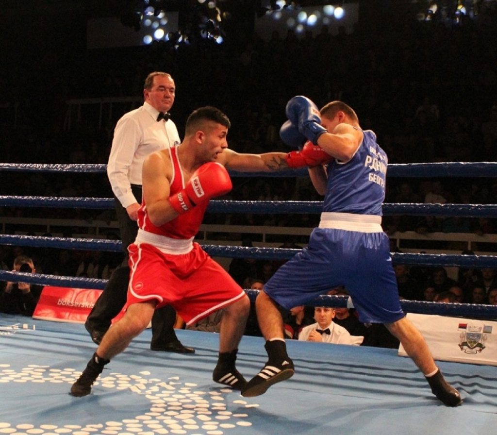 Detalj sa boks meča Metalca iz Valjeva