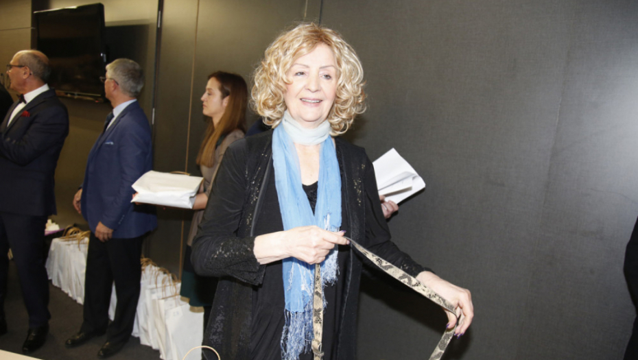 Lepa Brena, dodela nagrade