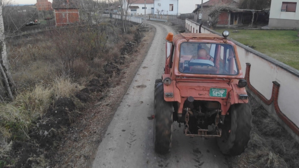 Tera traktror na zejtin