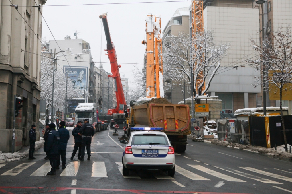 Takovska, policija, kran 
