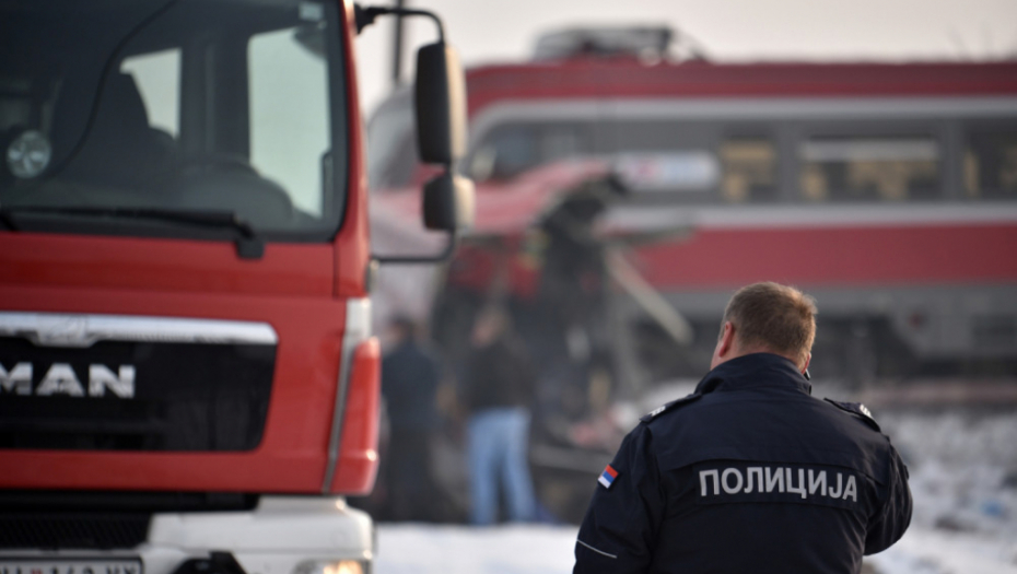 Stravična nesreća kod Niša - Voz prepolovio autobus