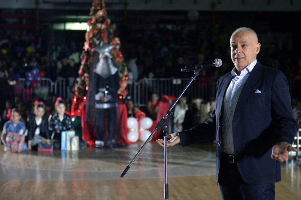 Dodela novogodi&scaron;njih paketića