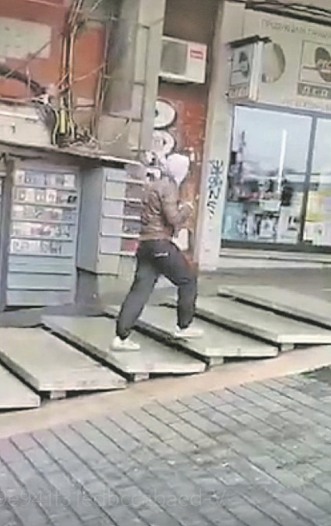 Patike su mu bile natopljene bljuzgavicom