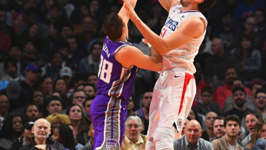 Boban Marjanović i Nemanja Bjelica u duelu