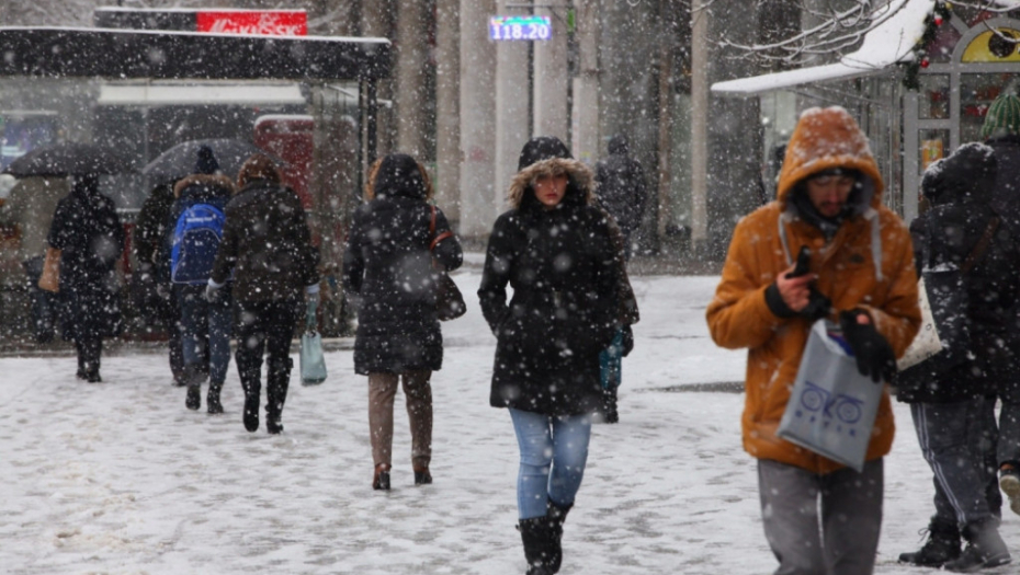Beograd, sneg, vremenska prognoza, zavejane ulice, ljudi, zima