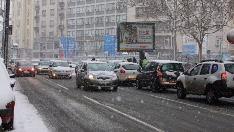 Beograd, sneg, vremenska prognoza, zavejane ulice, ljudi, zima