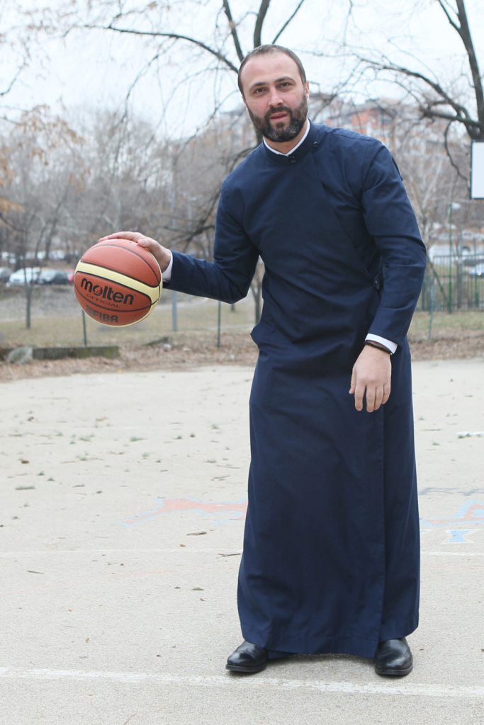 Sveštenik Miroslav Mitrović