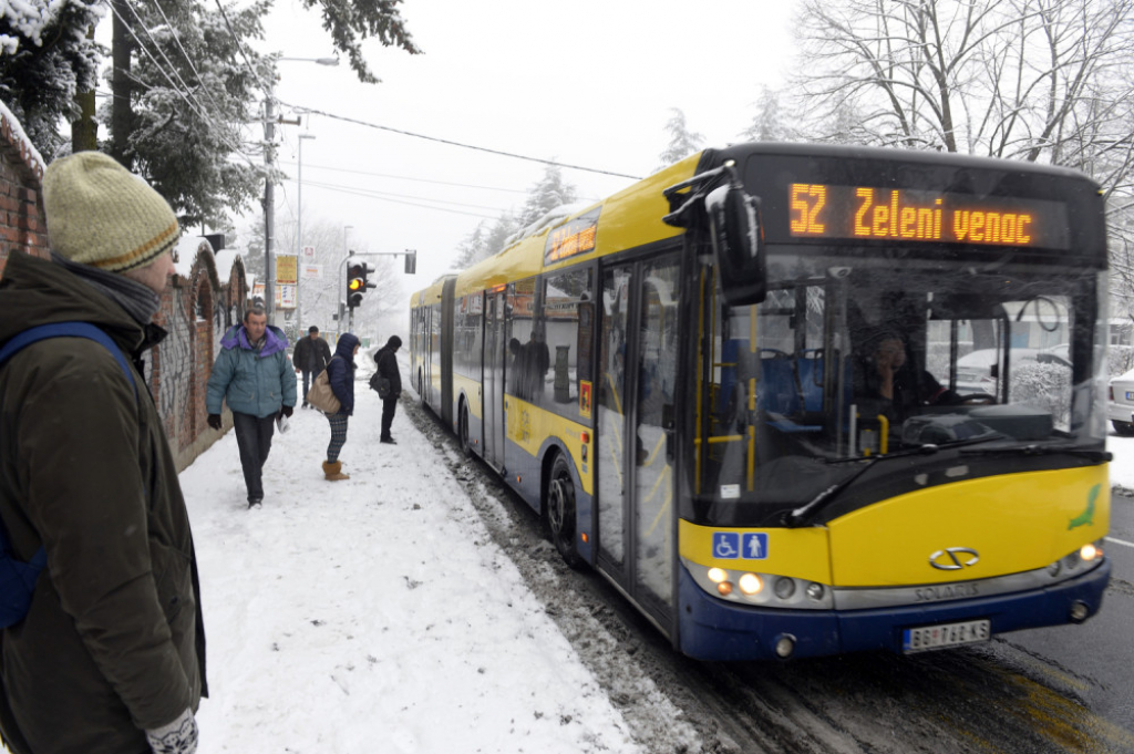 Sneg, autobus, zima