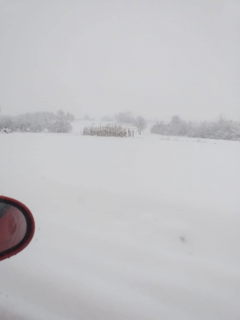 sneg mećava oluja zima mraz put putevi led proklizavanje