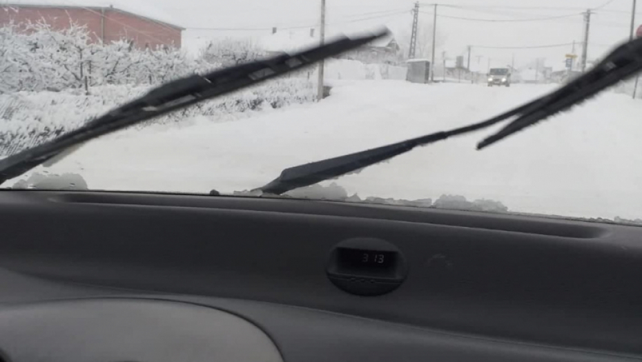 sneg mećava oluja zima mraz put putevi led proklizavanje