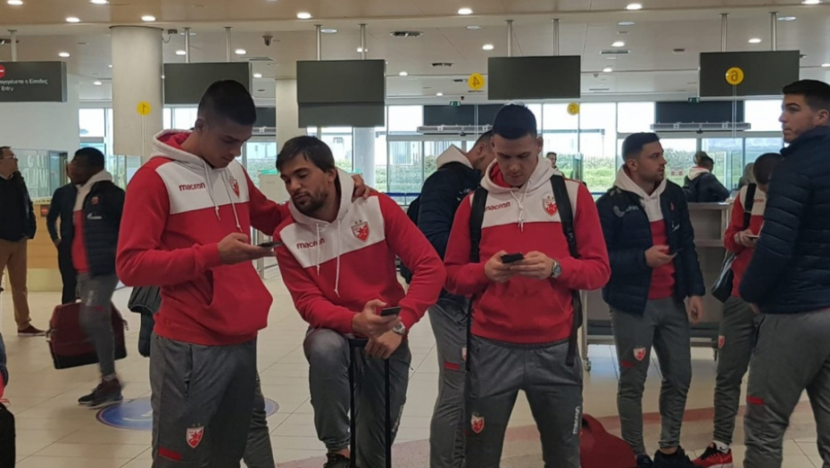 Fudbaleri Crvene zvezde na aerodromu