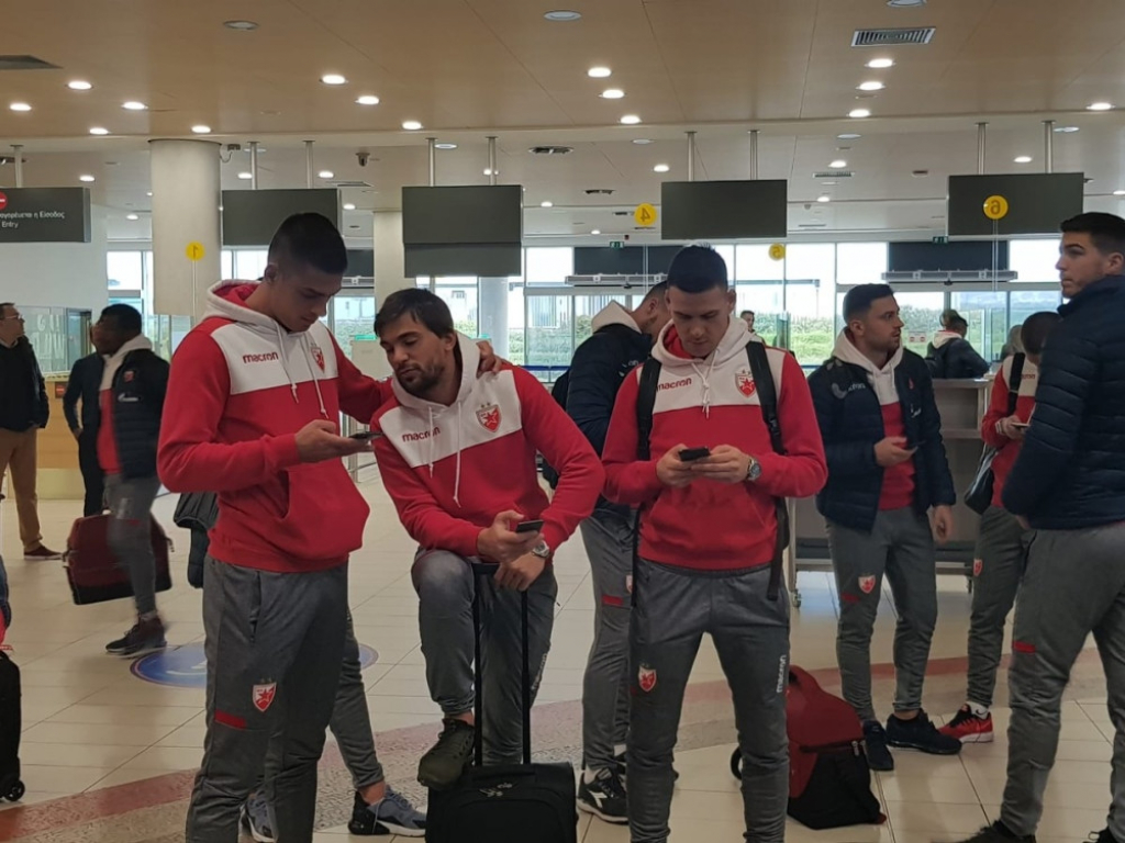 Fudbaleri Crvene zvezde na aerodromu
