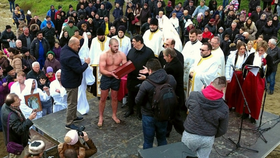 Plivanje za časni krst