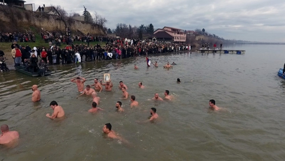 Plivanje za časni krst