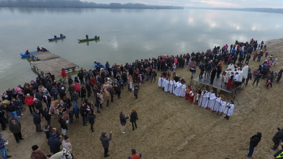 Plivanje za časni krst