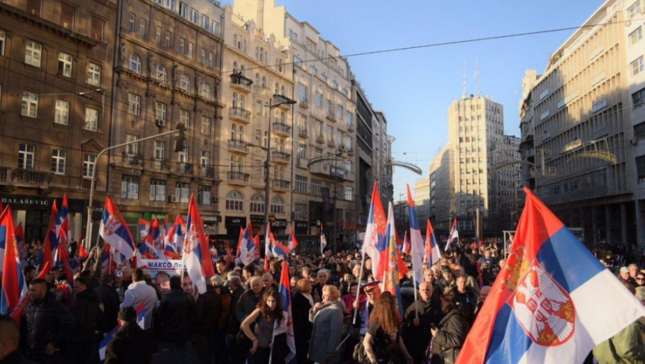Desetine hiljada ljudi na dočeku Putina