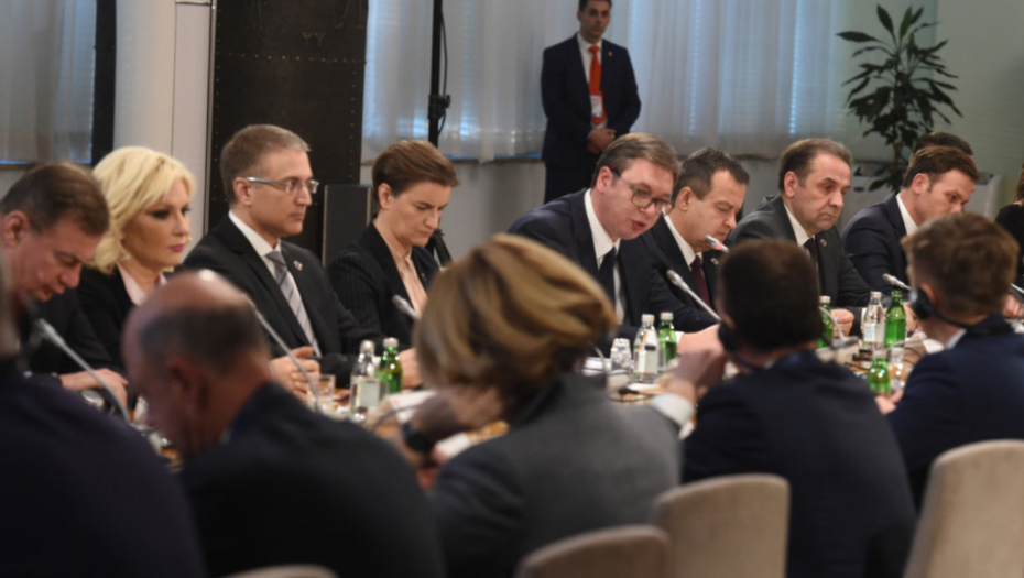 Srpska delegacija na sastanku sa Putinom