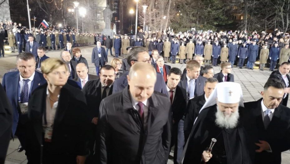 Vučić i Putin ispred Hrama Svetog Save