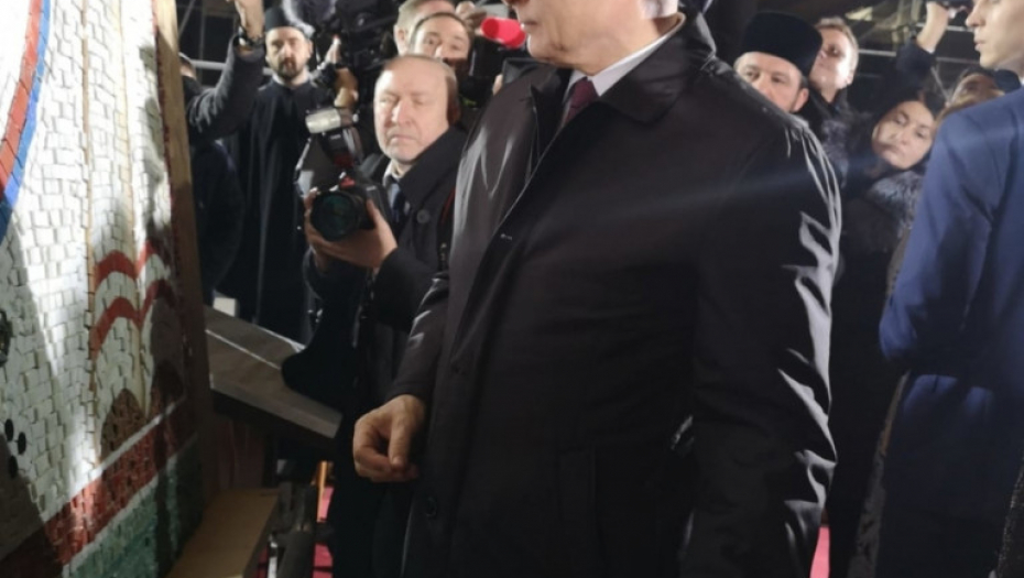 Vučić i Putin ispred Hrama Svetog Save