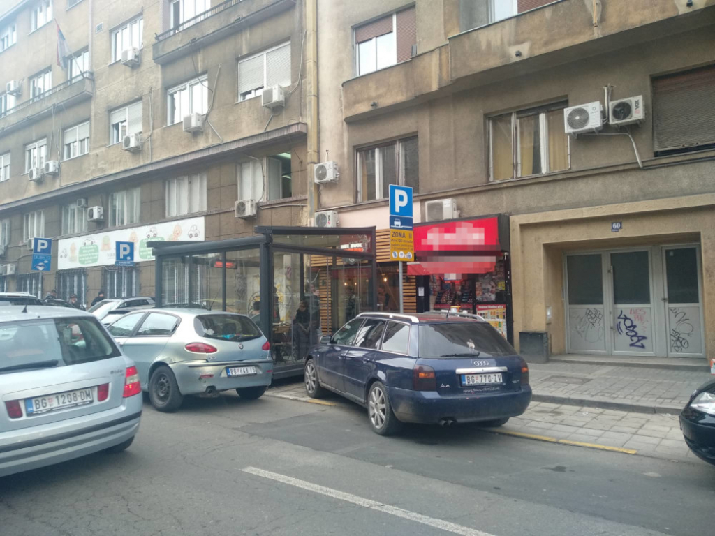 Ulica Narodnog fronta- Lokal Hot Dogz