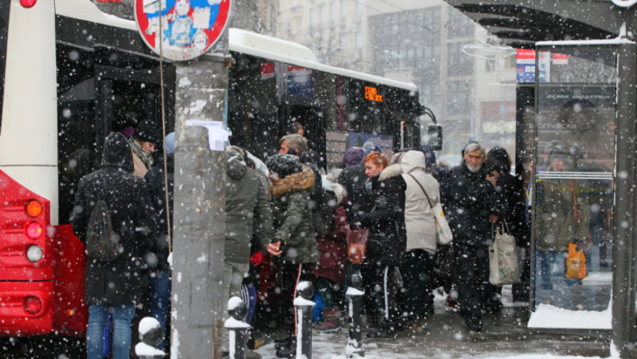 Autobus, sneg