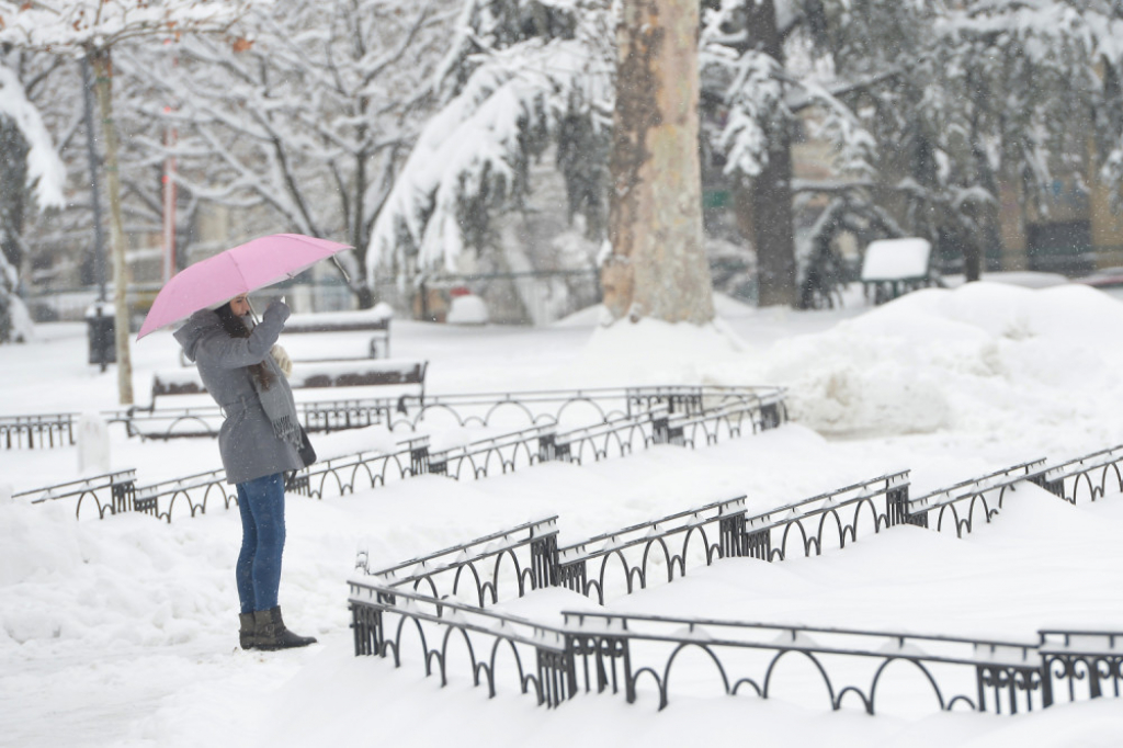 sneg, Beograd, ljudi, ulice, vreme