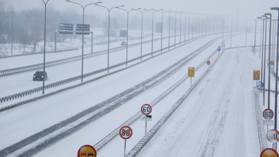 sneg, Beograd, ljudi, ulice, vreme, Novi Sad