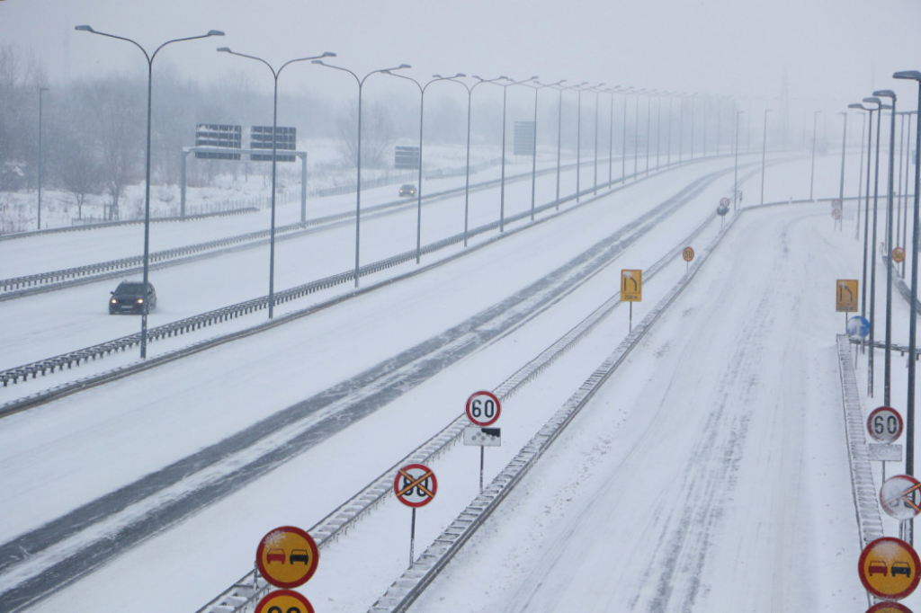 sneg, Beograd, ljudi, ulice, vreme, Novi Sad