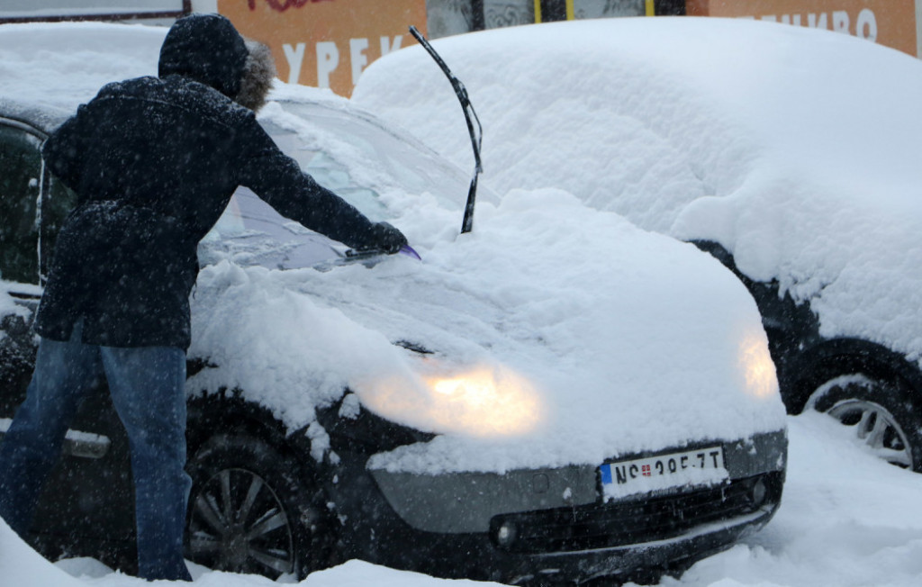 sneg, Beograd, ljudi, ulice, vreme, Novi Sad