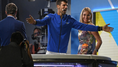 Novak otpozdravlja navijačima u Melburnu