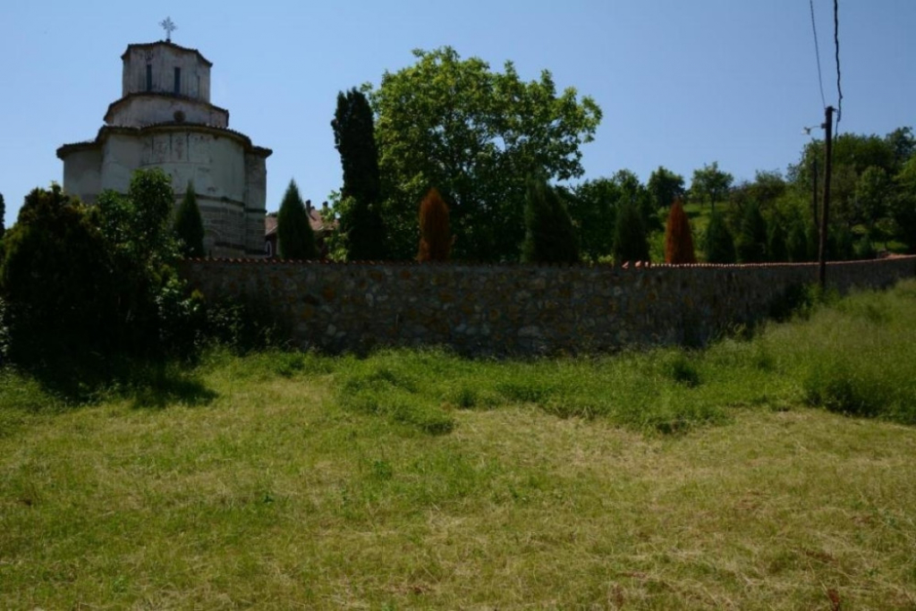 Manastir Veluce