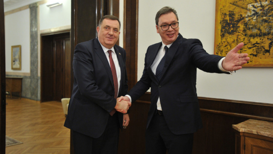 Aleksandar Vučić, Milorad Dodik