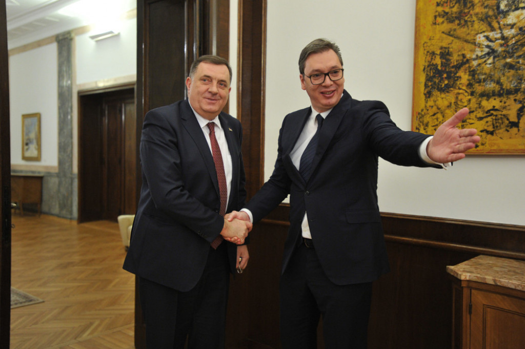 Aleksandar Vučić, Milorad Dodik