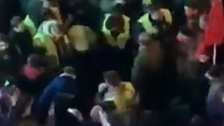 Sukob između Đilasovih pristalica i marksista na protestu