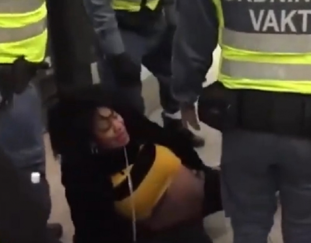 Izbacuju trudnicu iz javnog prevoza