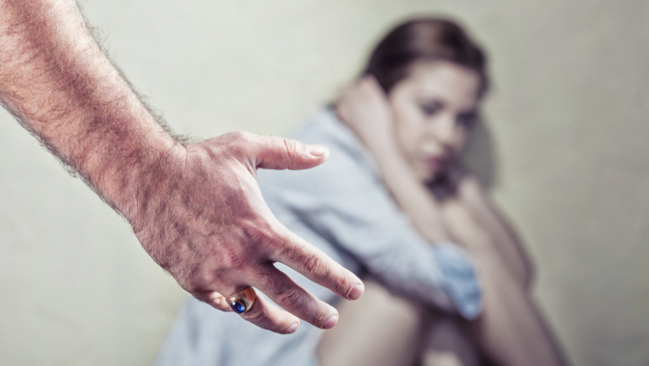 Nasilje, batine, silovanje, mučenje,