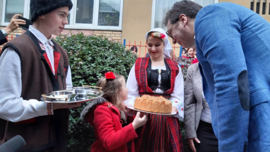 Aleksandar Vučić sa Dunjom