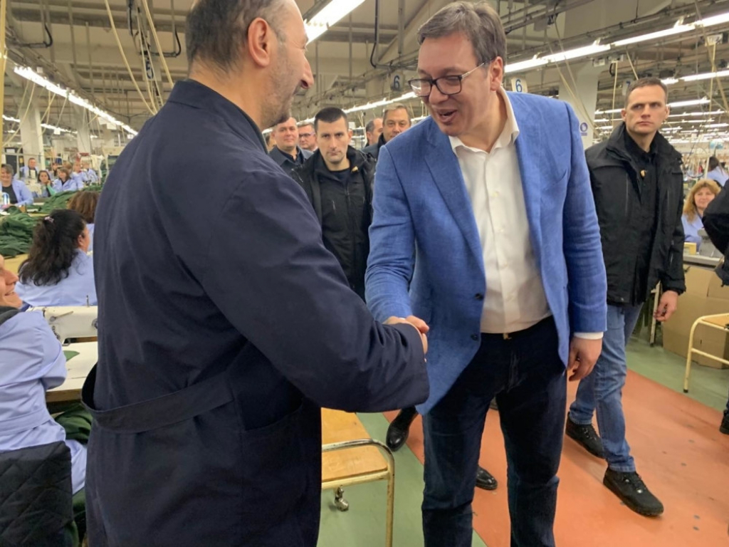 Vučić obišao fabriku Jumko