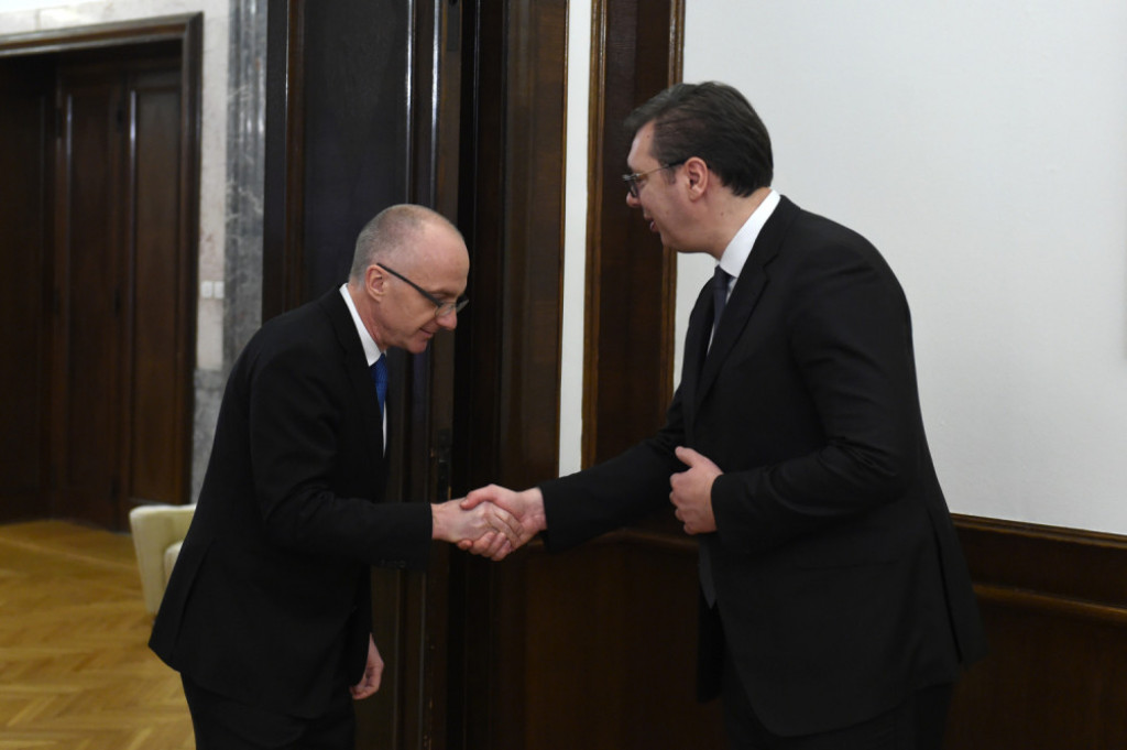 Aleksandar Vučić, Tomas &Scaron;ib