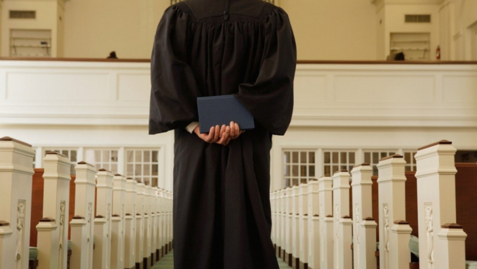 Sveštenik, crkva, pop