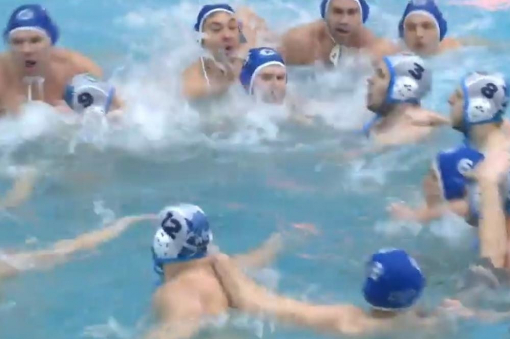 Tuča vaterpolista u bazenu u Rusiji