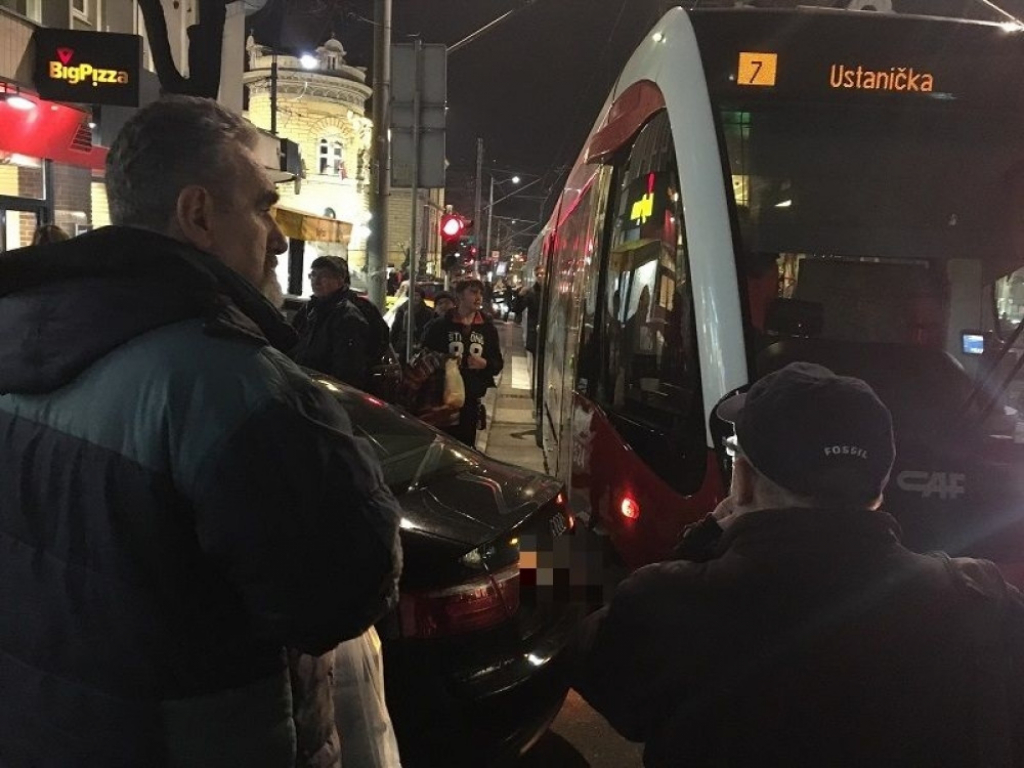 Kolaps na uglu Resavske i Kralja Milana