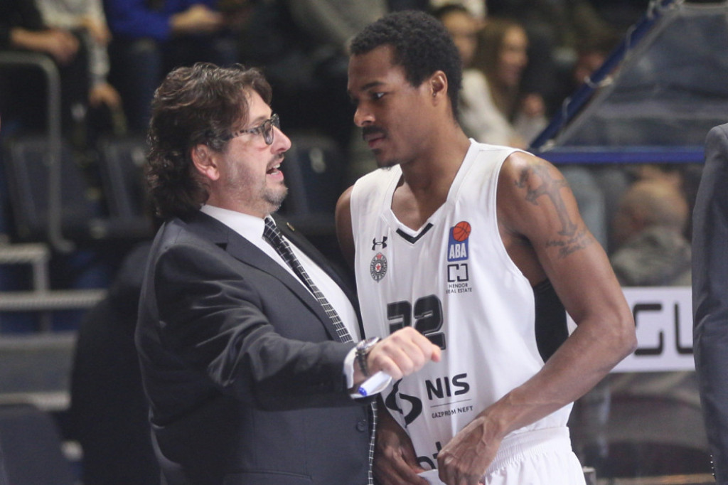 Aleks Renfro, Andrea Trinkijeri