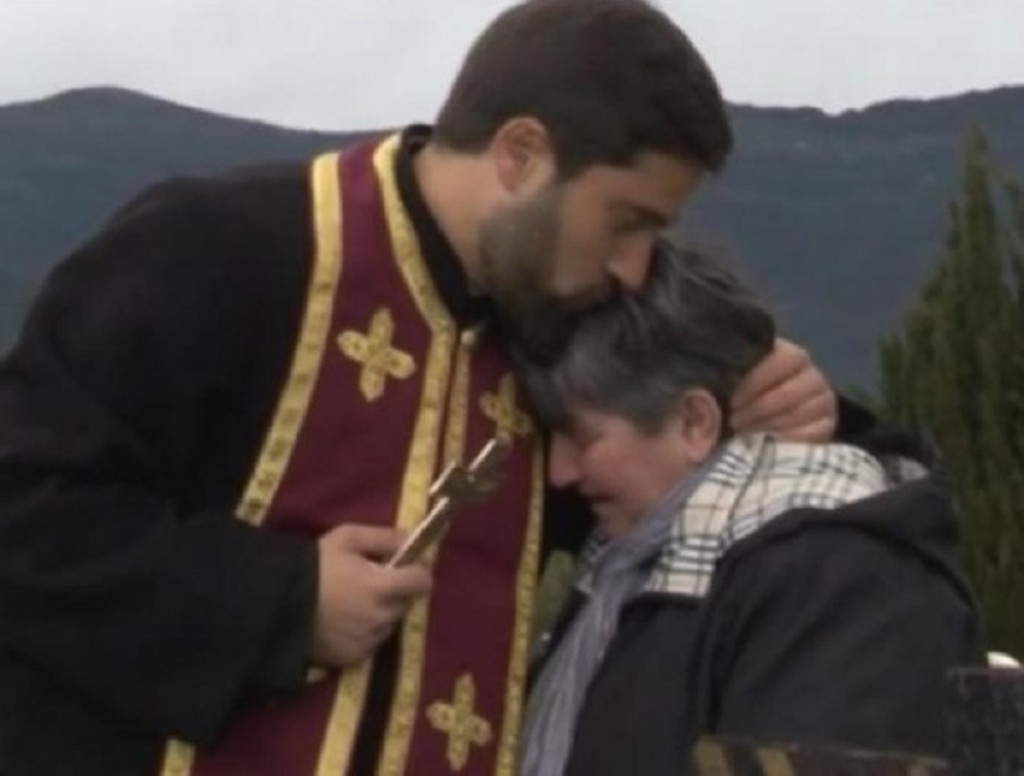 Sve&scaron;tenik, majka