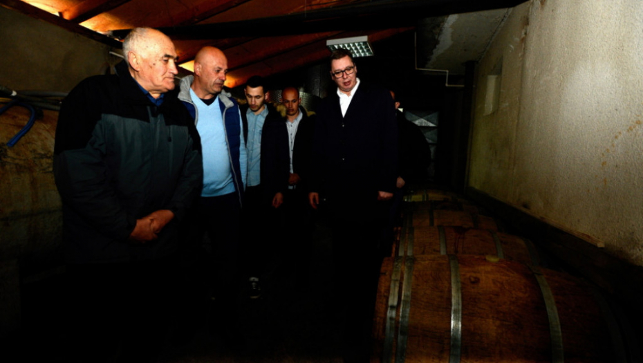 Vučić u poseti vinariji Ćosić u Vitkovu
