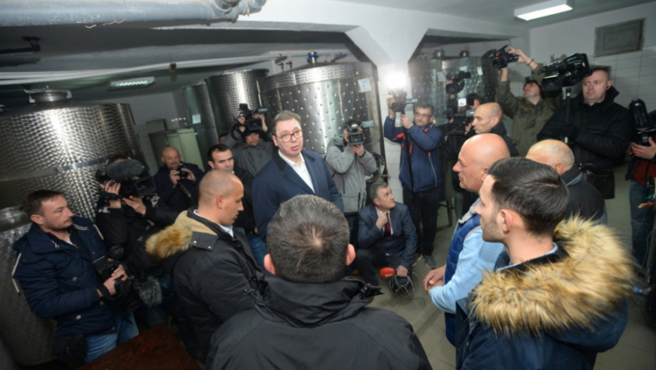 Vučić u poseti vinariji Ćosić u Vitkovu