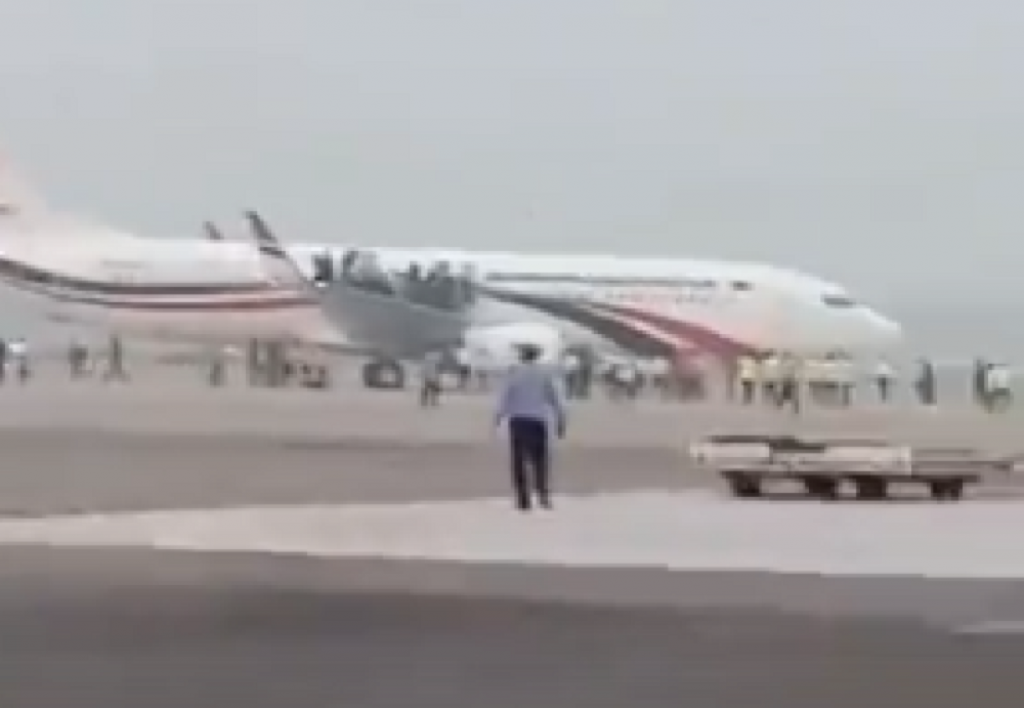 Drama na letu za Dubai